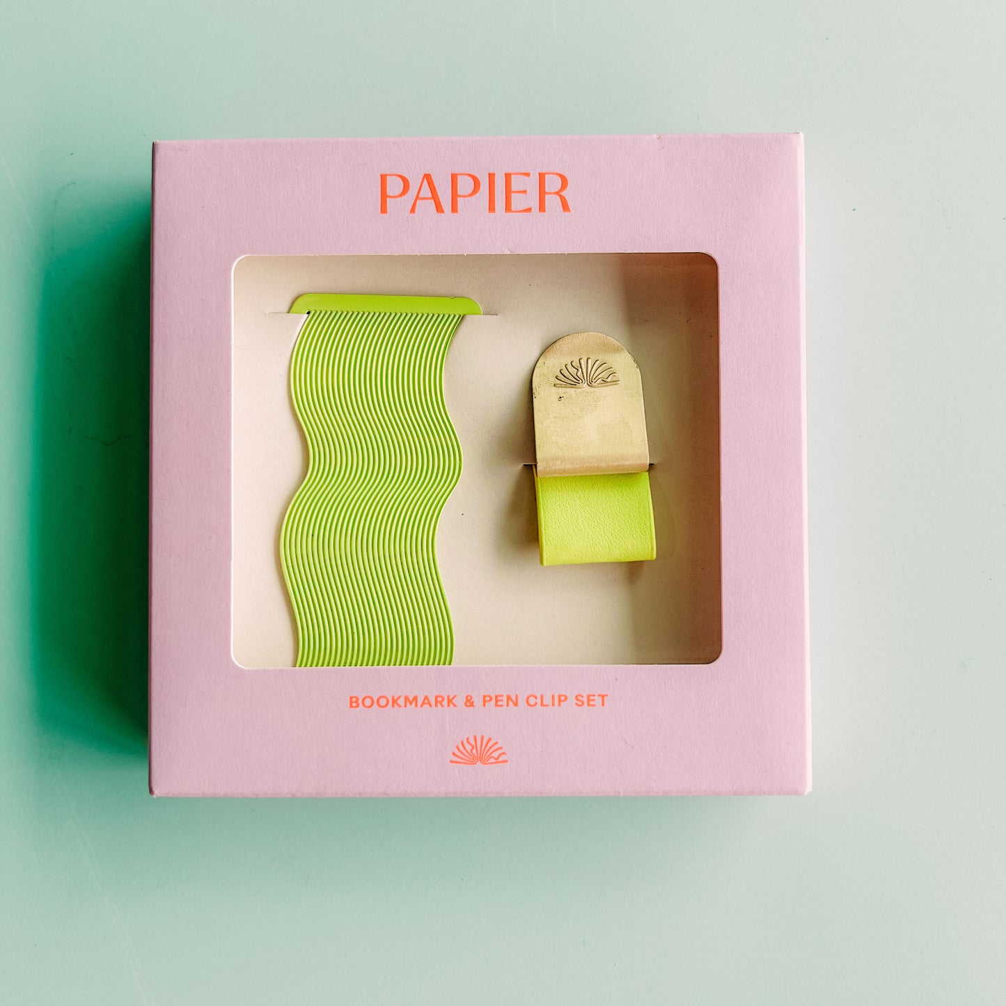 Papier Bookmark & Pen Clip Set
