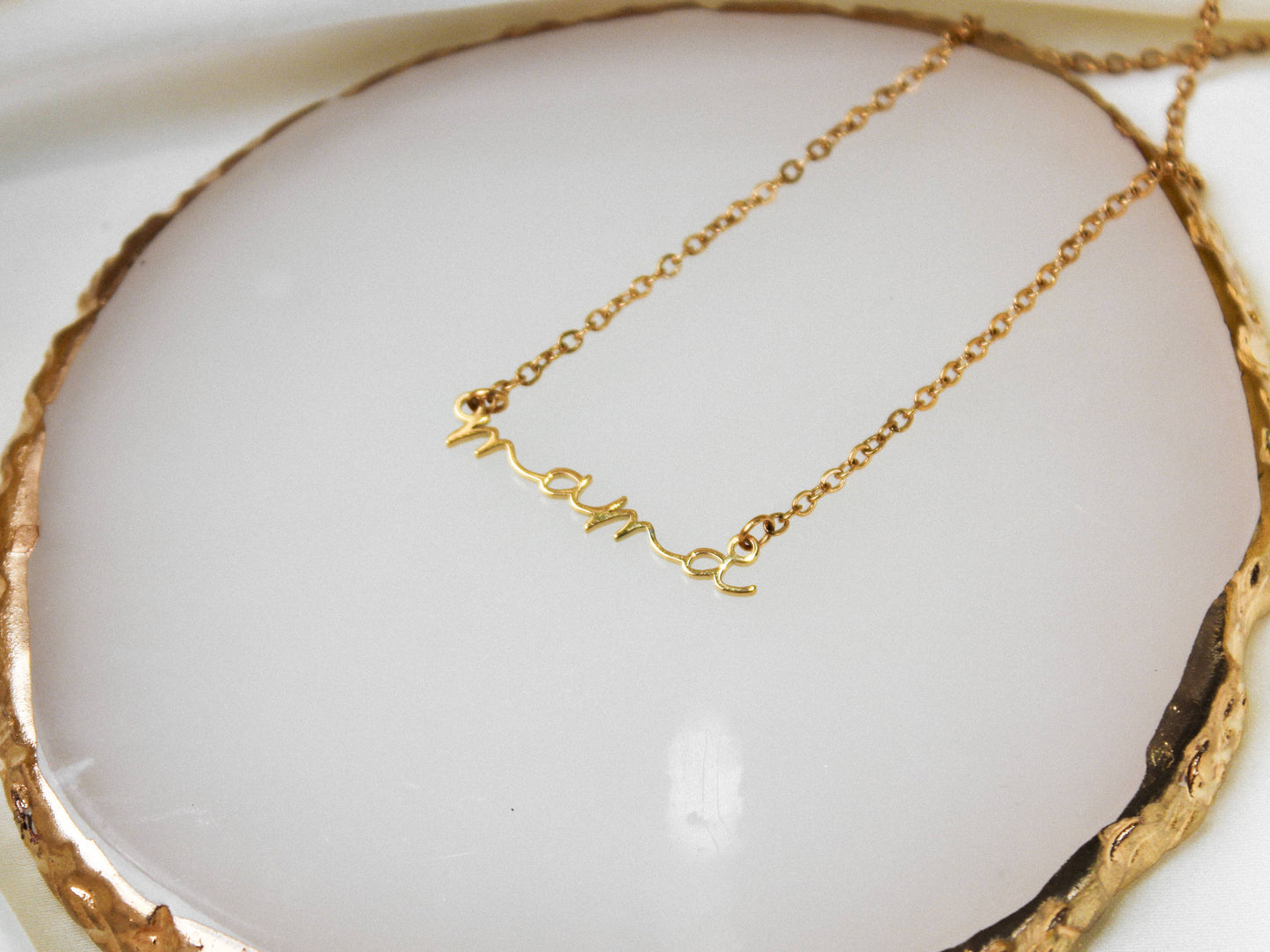 Mama Necklace